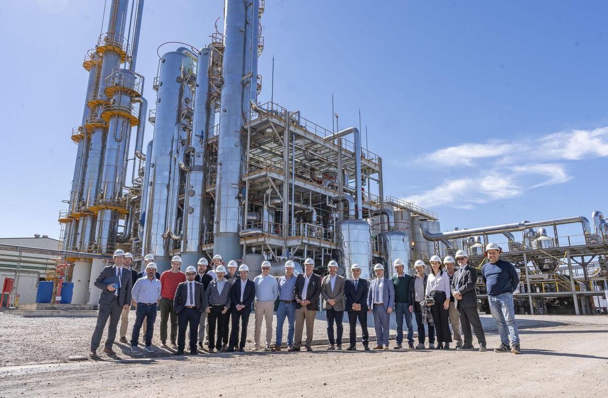 Daniel Tillard recorrió la ampliación de la planta de Bio4. (Gentileza Banco Nación)