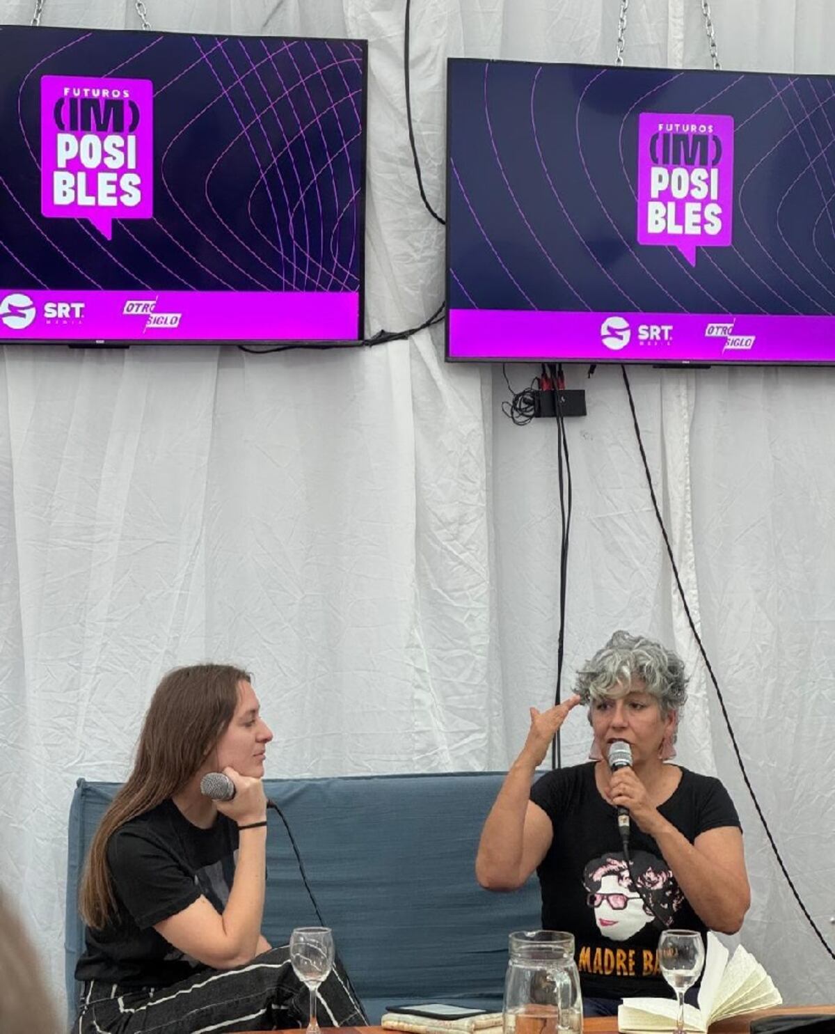 En la segunda edición de "Futuros (im)posibles" en la Feria del Libro, Claudia Huergo dialogó con Camila Argüello. (Gentileza Camila Argüello).