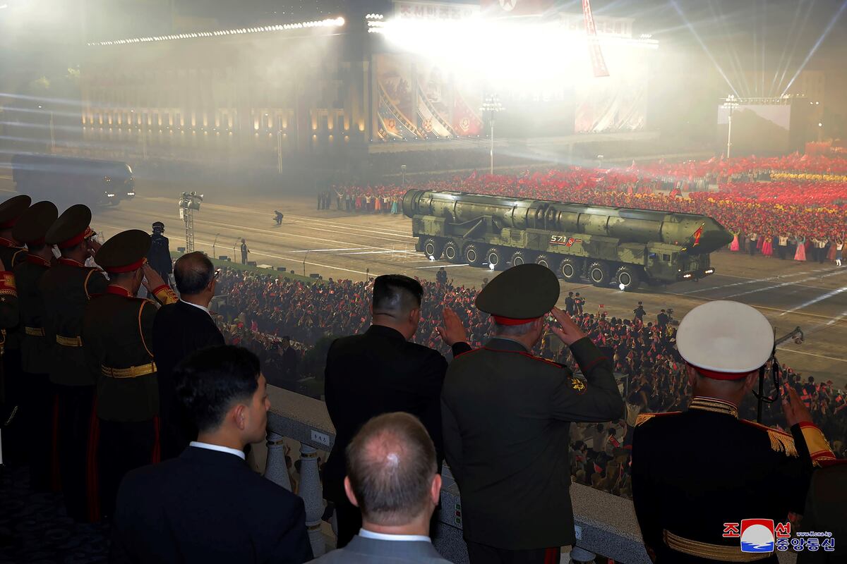 El desfile militar presidido por Kim Jong Un en Corea del Norte.