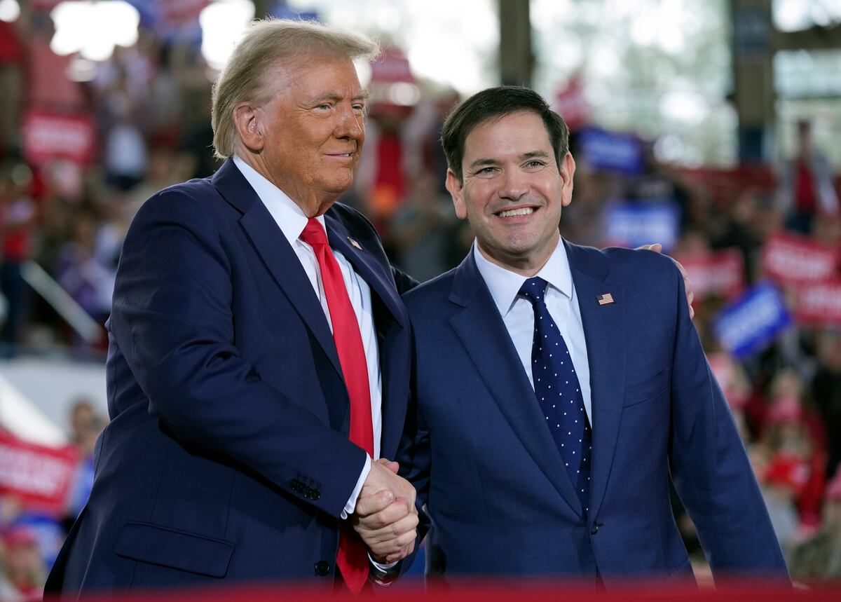 Donald Trump junto a Marco Rubio, quien será secretario de Estado en el próximo gobierno de los Estados Unidos.