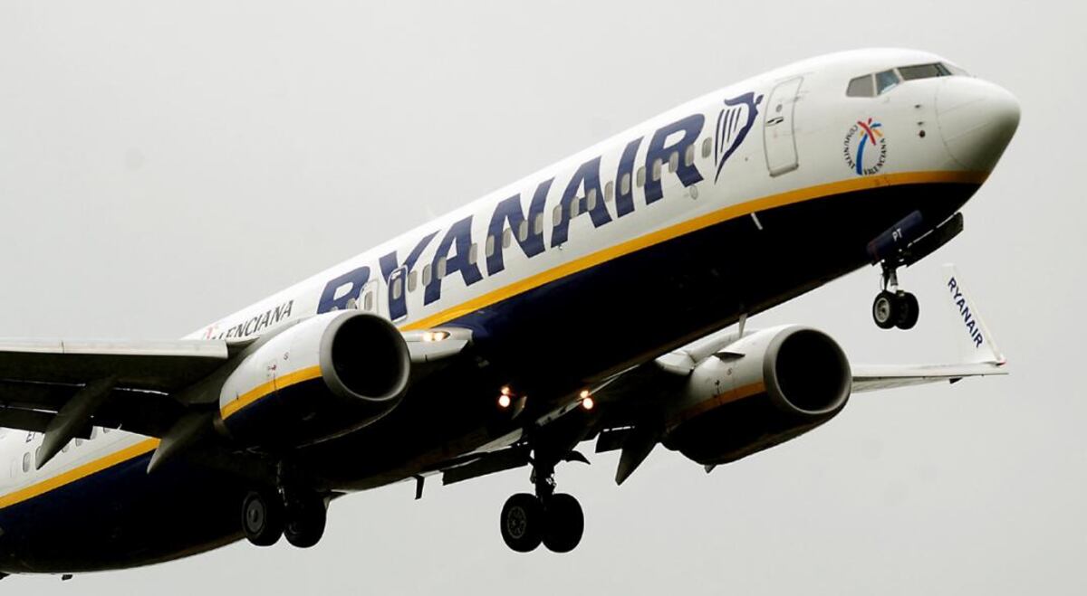 Una aerolínea europea advirtió sobre el uso de jeans: por qué no deberías usarlos para volar.