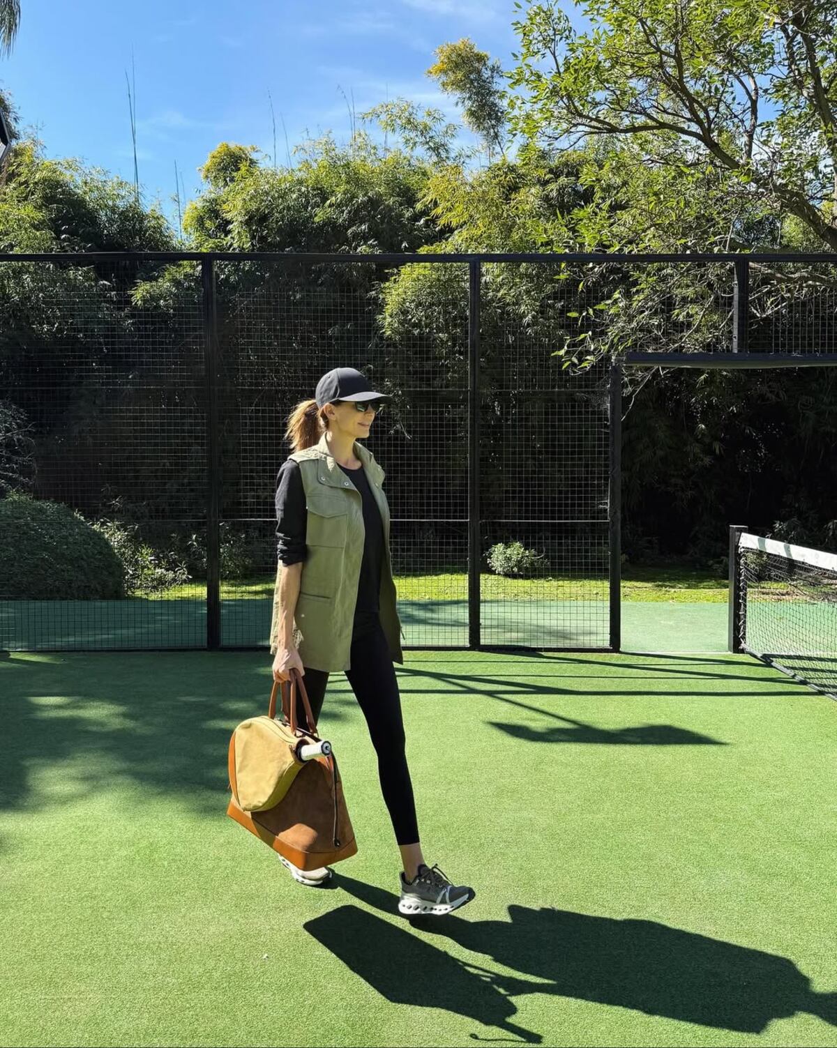 Accesible para pocos: cuánto vale el lujoso bolso de paddle que presumió Juliana Awada
