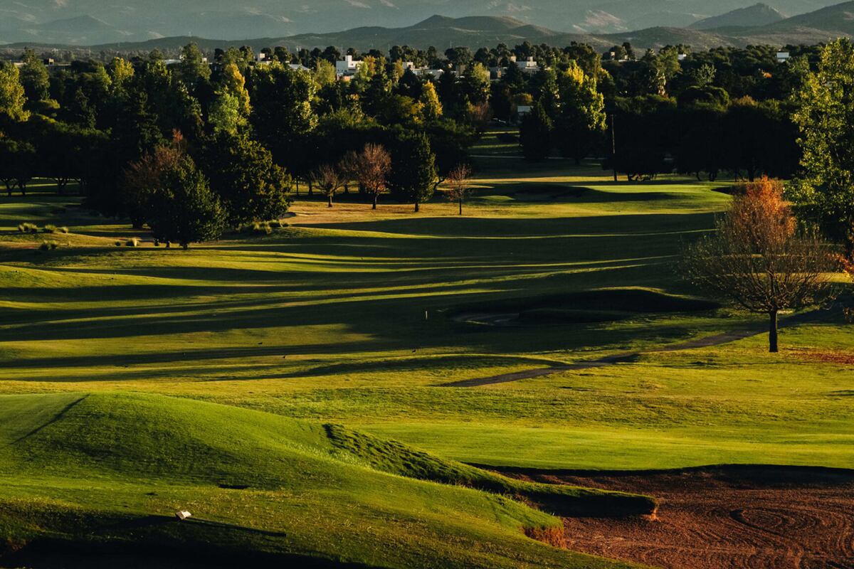Valle del Golf Club es el primer campo de América del Sur de 27 hoyos diseñado por Nicklaus Design.
