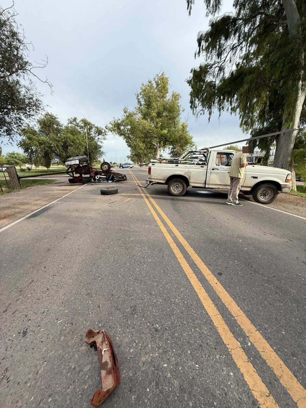 Córdoba: murió un joven de 23 años tras volcar un tractor en la ruta. (Policía)