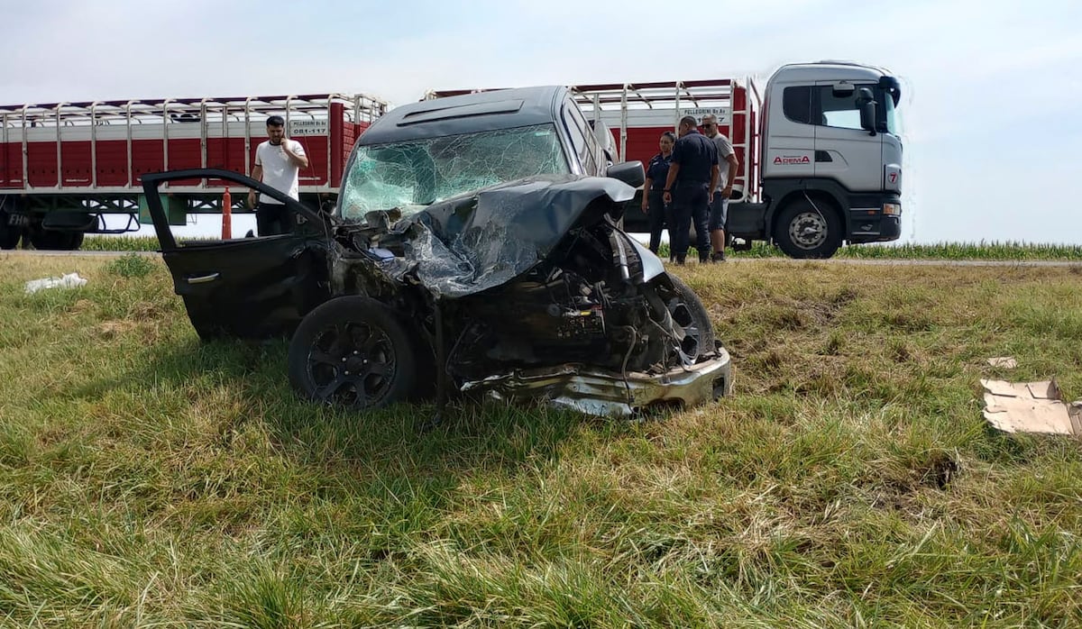 Hijo de Ramón Díaz chocó en la ruta 5 y falleció su esposa y el conductor del otro vehículo. (Corredores Viales SA)