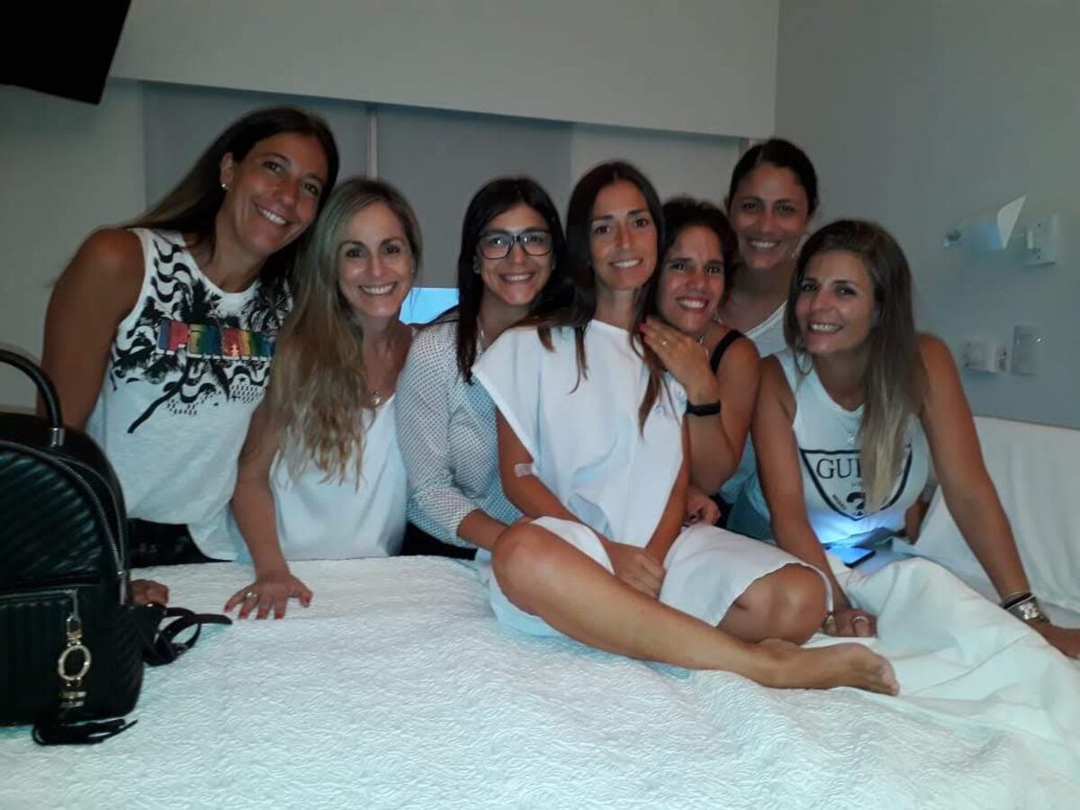 Dolores junto a sus amigas