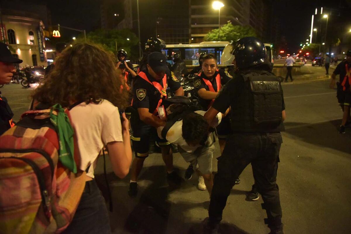 cacerolazo en patio olmos