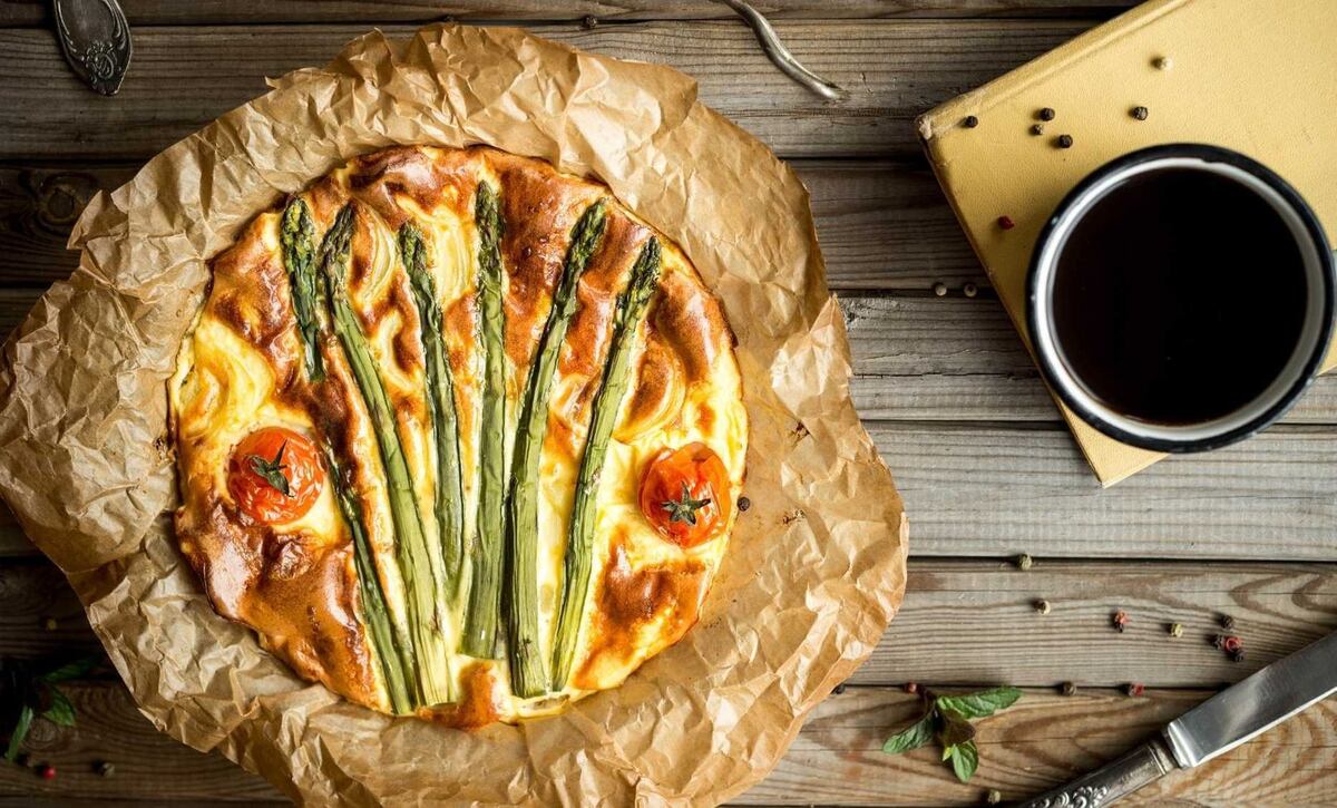 Temporada de espárragos: una tarta cargada de proteínas para sumar a tus comidas
