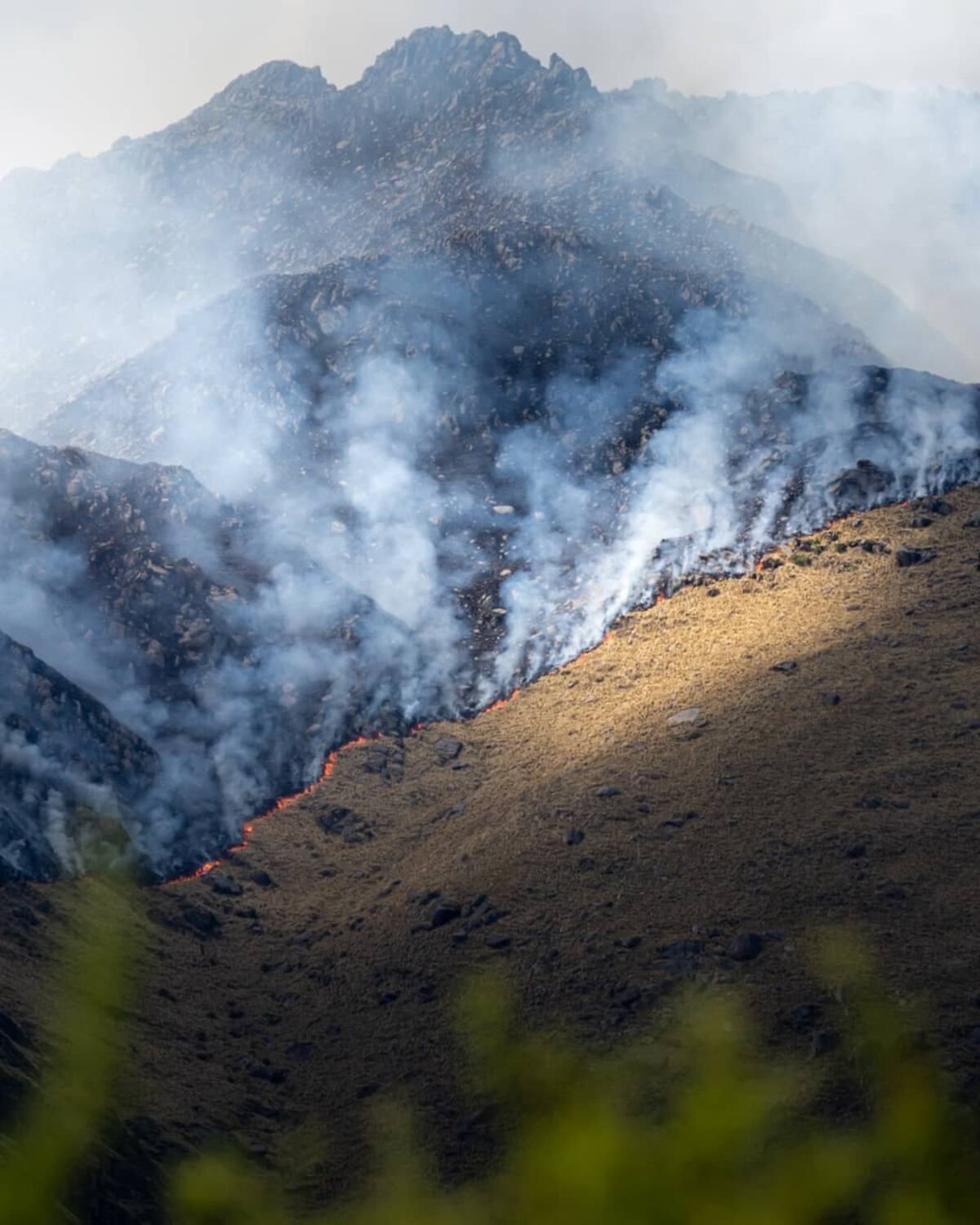 Imágenes del incendio en Sierra de los Comechingones. (Foto / instagram.com/martin.btz)