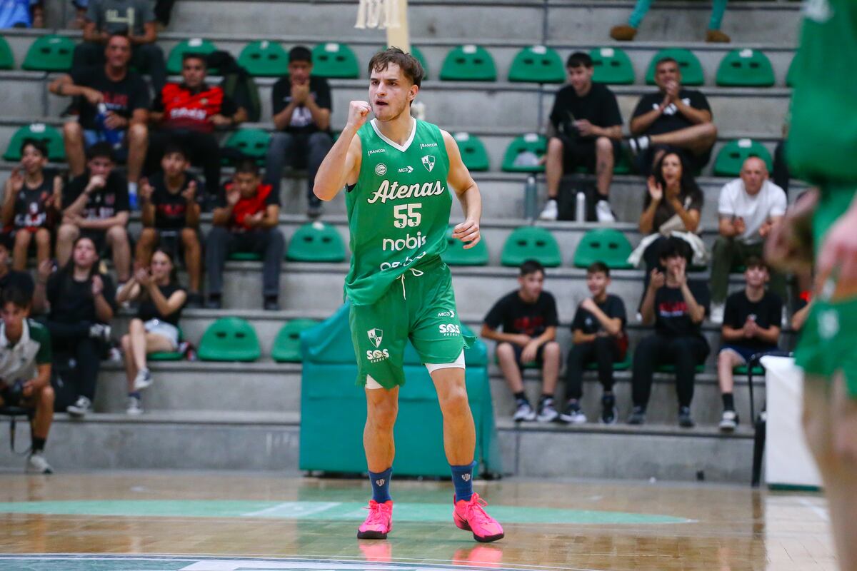 Tiago Tomatis fue una de las cartas de Atenas en el clásico de la Liga Nacional contra Ferro. (Ignacio Lingua / Prensa Atenas)