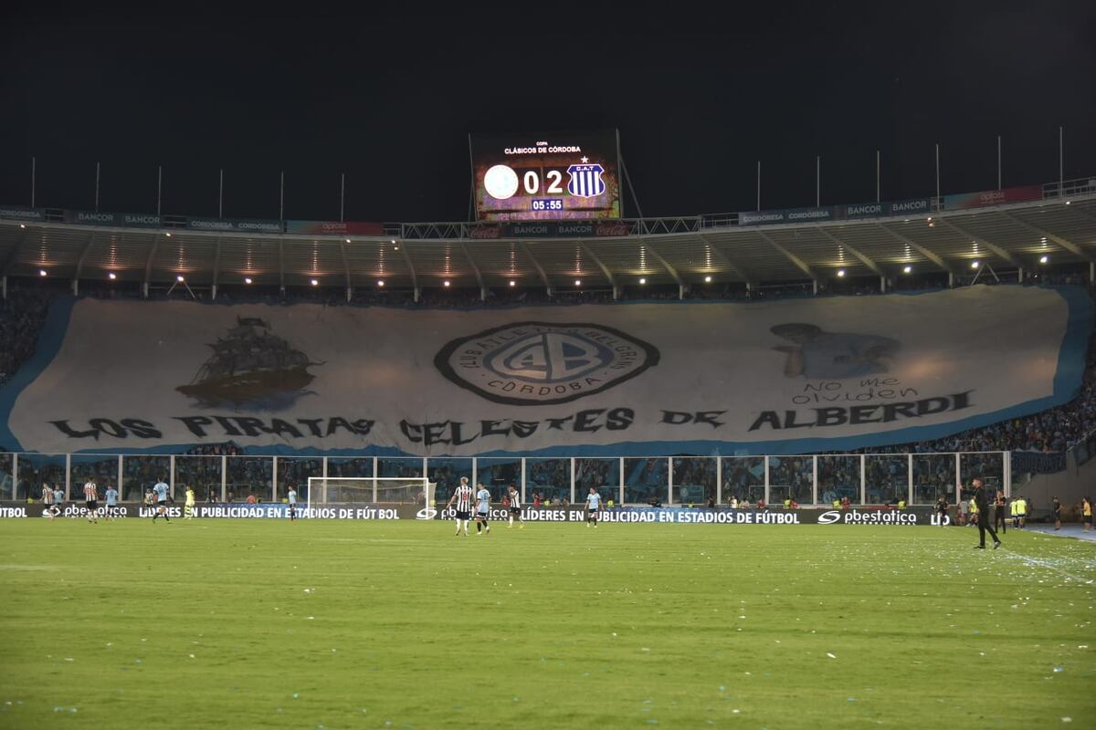 La hinchada de Belgrano se ubicará en las tribunas Gasparini, Artime y Ardiles. (Pedro Castillo / La Voz)