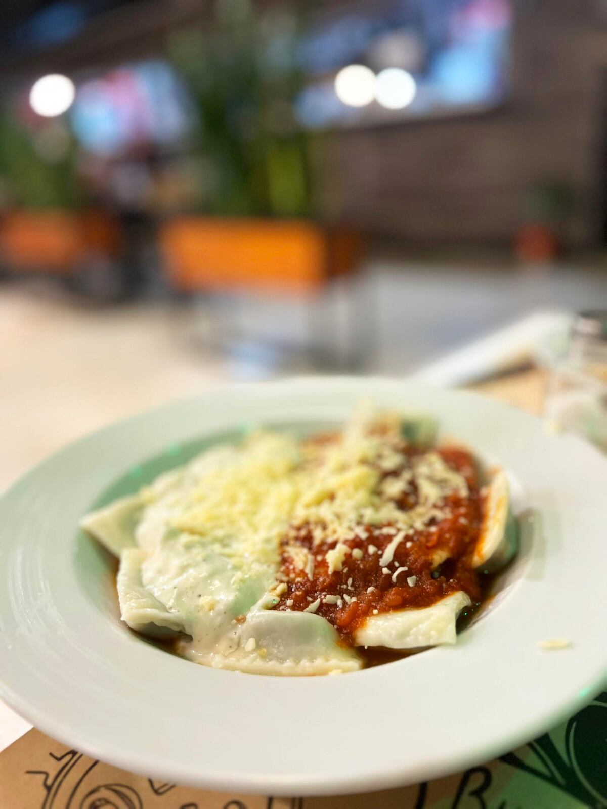 Ravioles exquisitos en Cardenal Espacio Gastronómico. (La Voz)