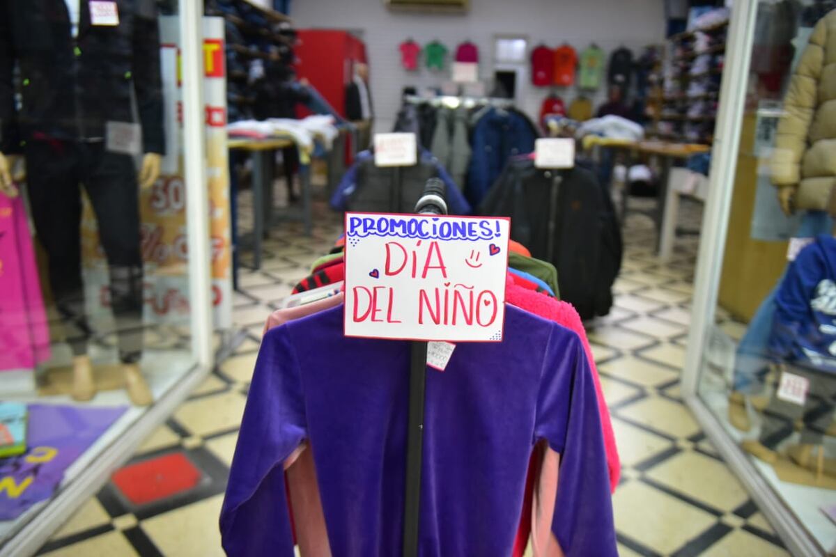Los comercios en Córdoba esperan repuntar las ventas para el Día de la Niñez. (José Gabriel Hernández / La Voz)