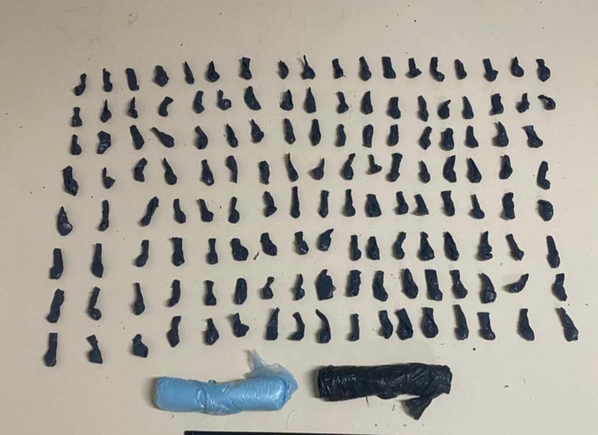 Secuestro de celulares y drogas. (Policía)