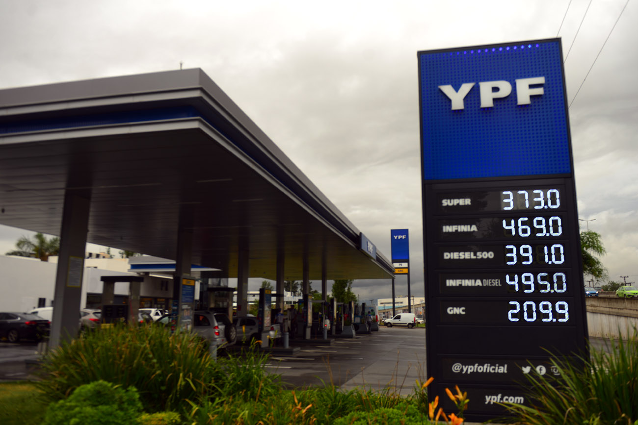 Los precios de combustibles en YPF sufrieron un incremento esta semana. (Nicolás Bravo / La Voz)