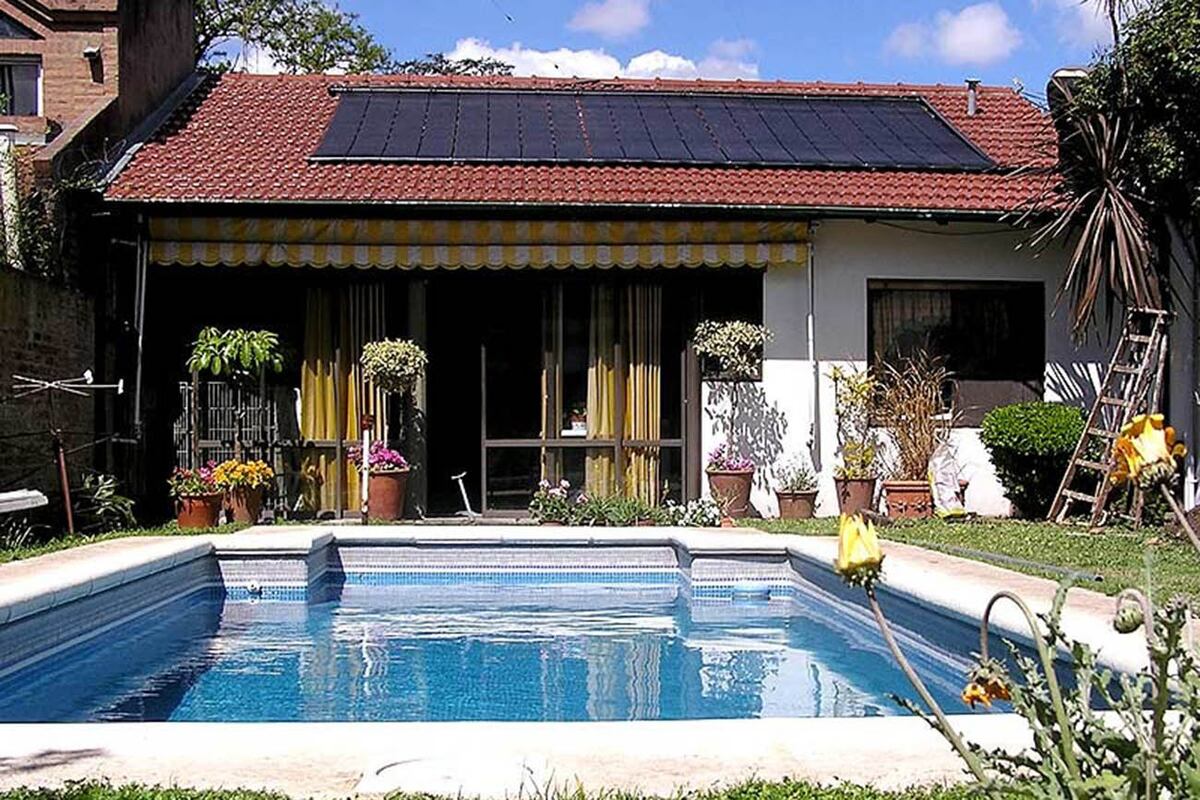 A medida que aumenta la radiación solar, se incrementará el aporte de agua caliente hasta lograr una temperatura que puede oscilar entre 27º y 32º C.