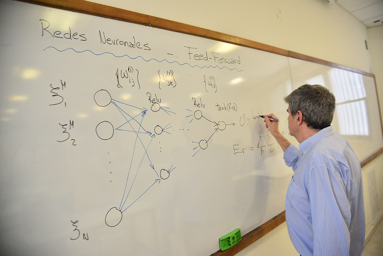 Francisco Tamarit docente de la Facultad de matematica astronomia y fisica. Famaf Foto: (Pedro Castillo / La Voz)