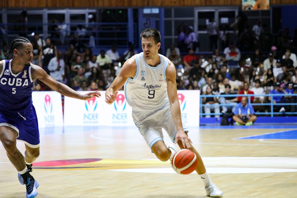La selección de básquet de Argentina ante Cuba. (Prensa CAAB).