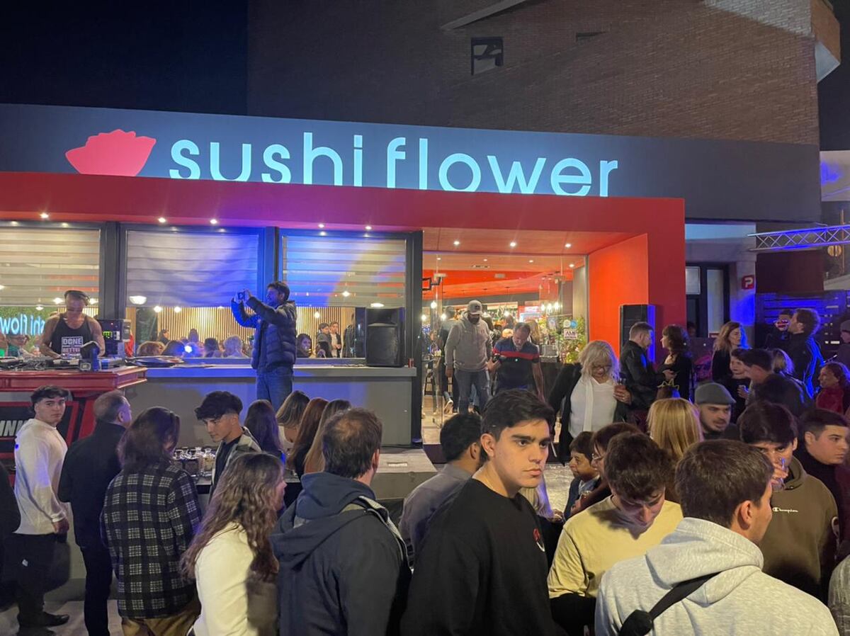 Matías Alé abrió su local de sushi en Villa Carlos Paz.