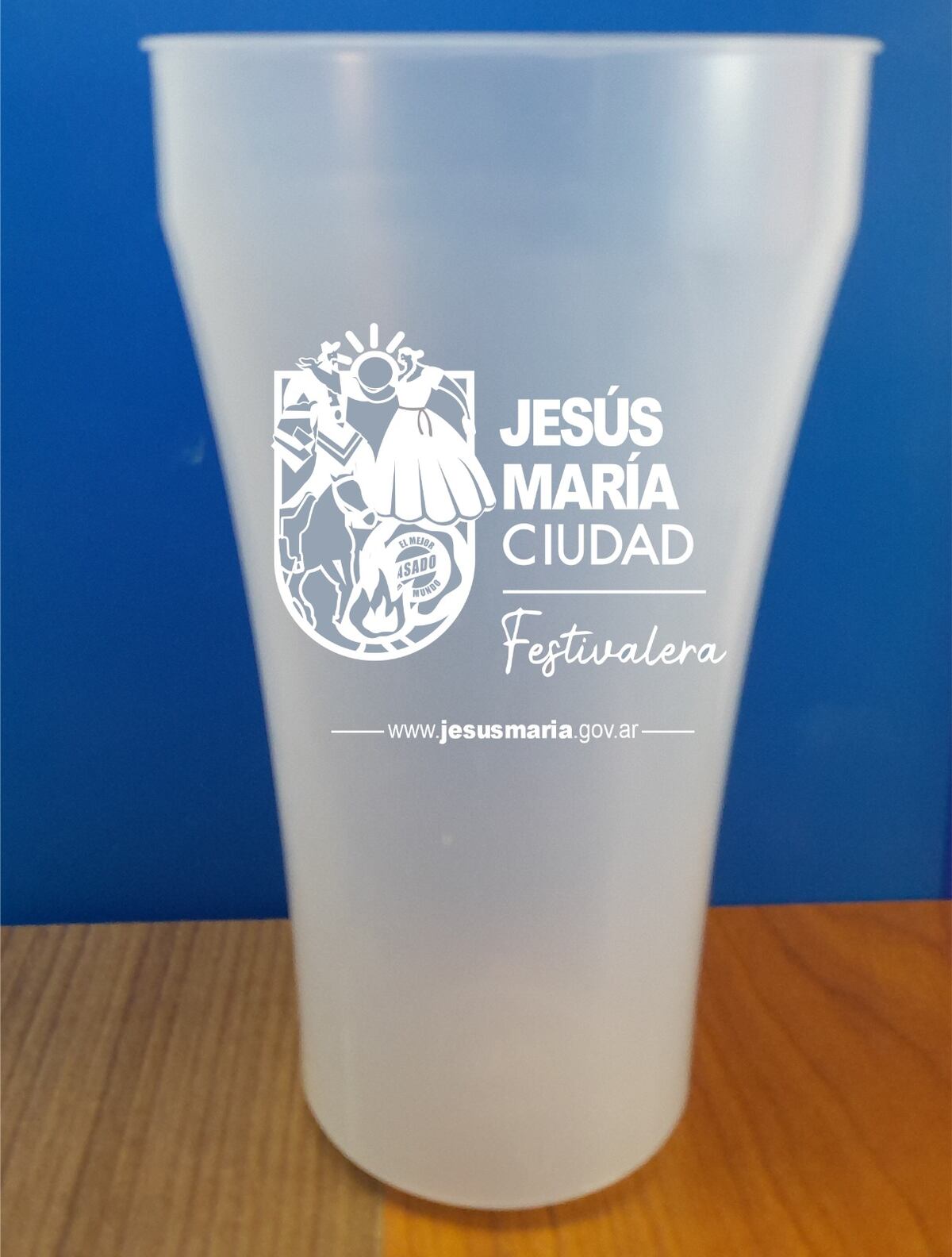 El otro modelo de los vasos que se venderán y se podrán reutilizar y llevar de recuerdo a cada hogar (Municipio JM)