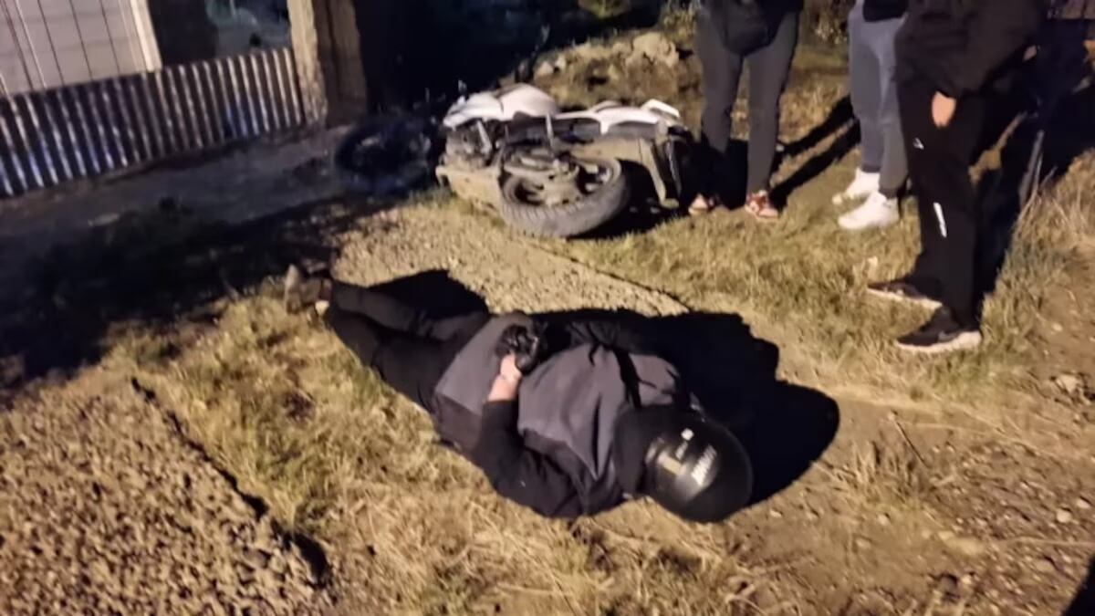 Incendiaron el auto de un juez en Río Gallegos: el atacante le dejo una carta amenazante. (Gentileza)