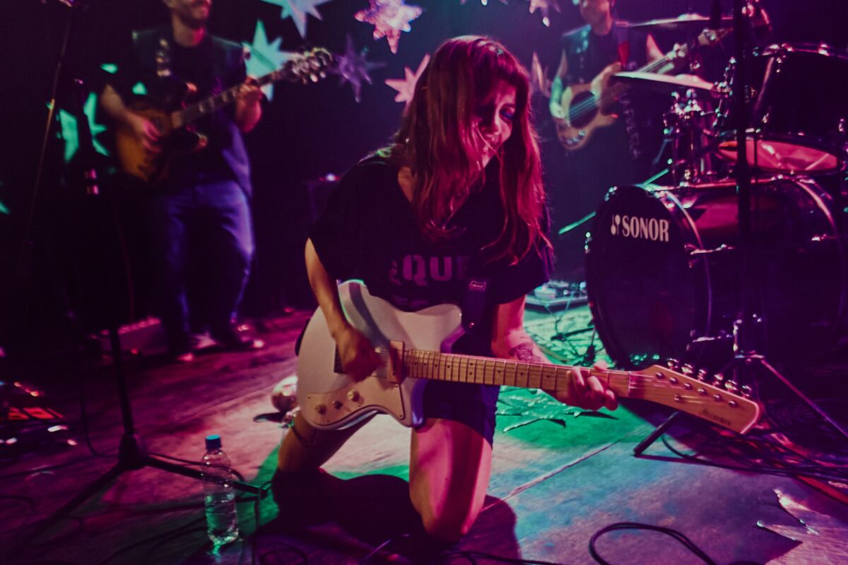 Después de tocar sola en 2024, Carmen Sánchez Viamonte debuta junto a su banda en Córdoba. (Gentileza Romina Terrier).