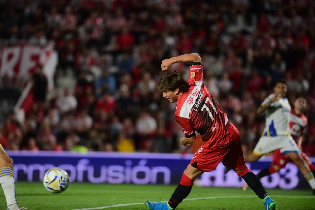 Instituto ante Rosario Central en Alta Córdoba. (José Gabriel Hernández / La Voz).