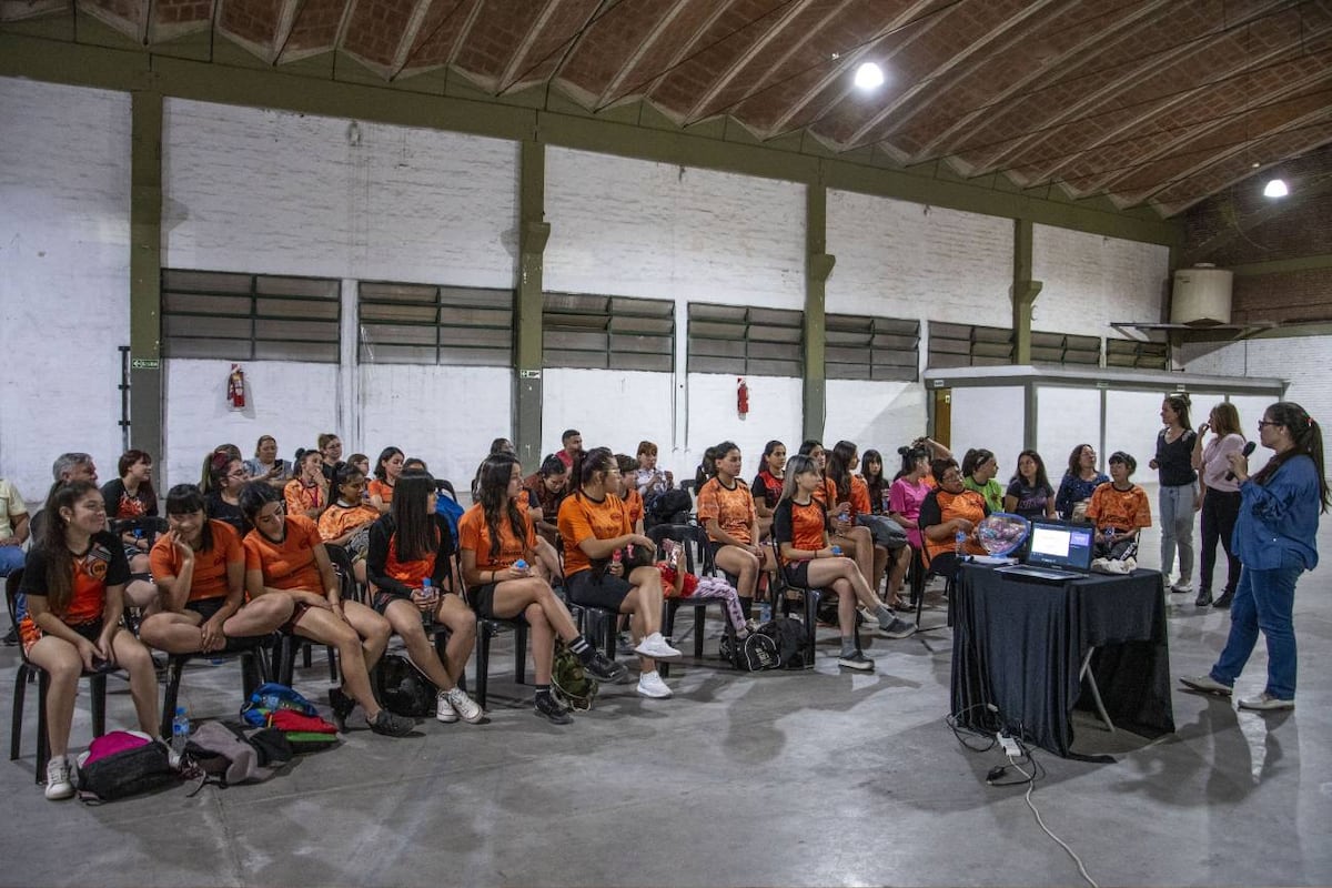En los talleres de salud menstrual a cargo de la Secretaría de Salud Comunitaria se entregan kits ecológicos a las participantes. (Gentileza Secretaría de Salud Comunitaria)