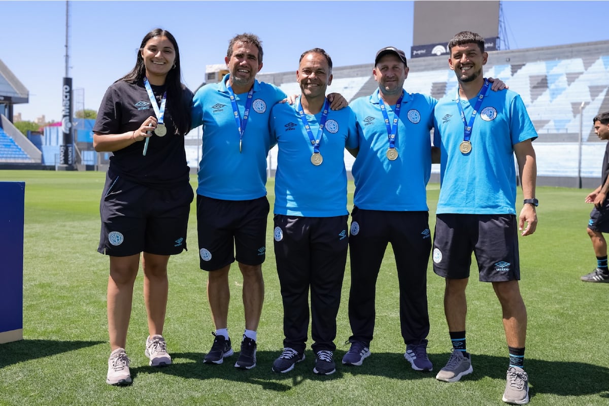 Cuerpo técnico Belgrano cuarta campeona 2025 (Prensa Belgrano).