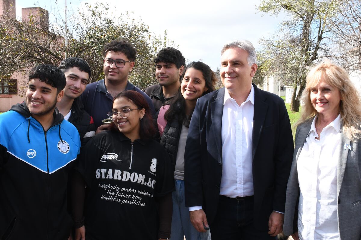 Un sueño hecho realidad. Se inauguró la red troncal de gas natural en el campus (Gentileza Prensa UNRC).