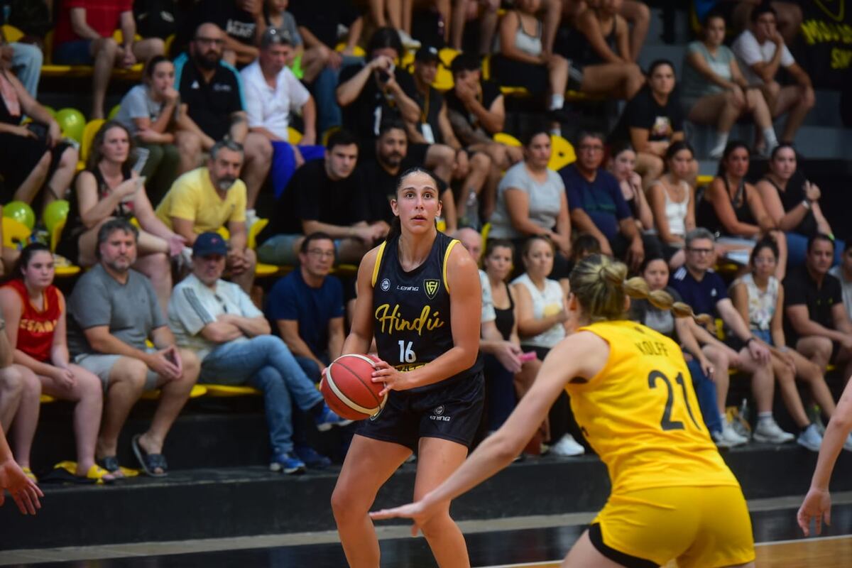 Triunfo histórico de Hindú sobre Obras en semifinales de la Liga Femenina de básquet. (Nicolás Bravo / La Voz)