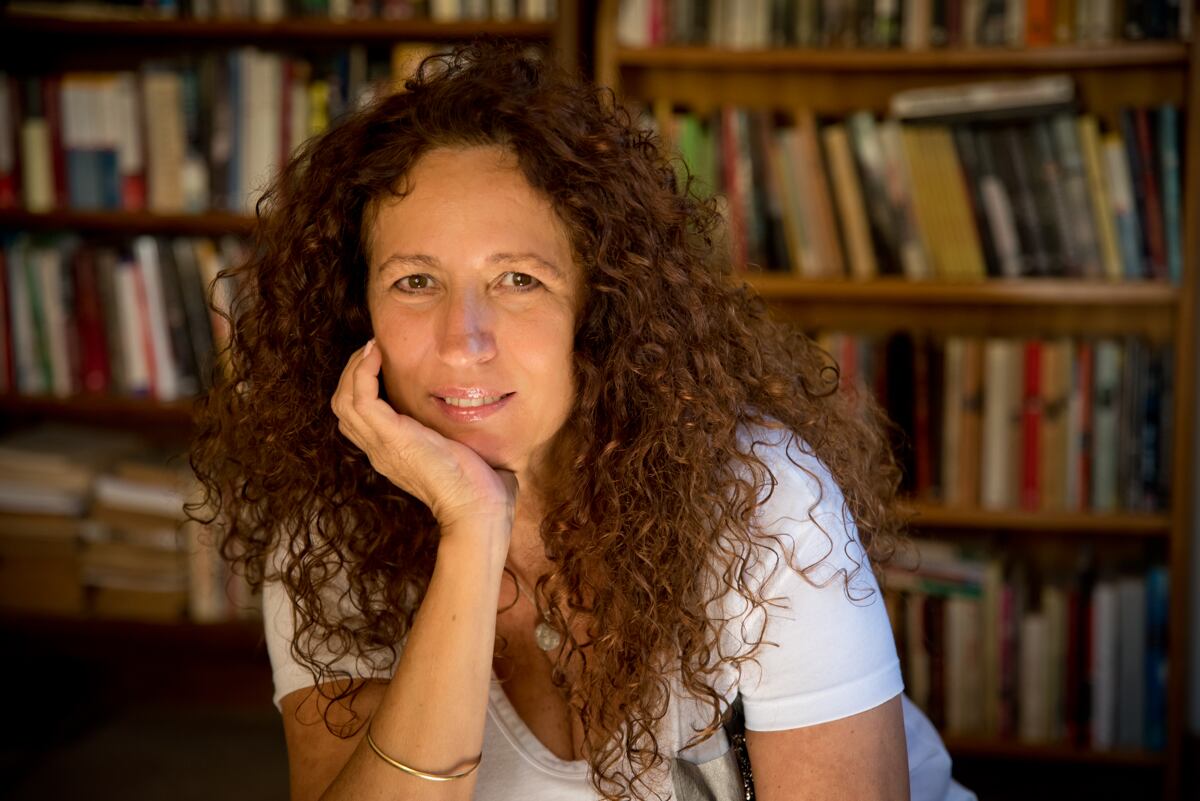 "Las tejedoras de ilusiones" es el nuevo libro de la escritora cordobesa Graciela Ramos (Foto: Gentileza de Graciela Ramos)