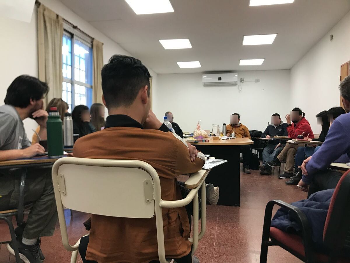 Grupos de varones. Uno de los grupos que coordinaba Gabriela Bard Widgor.