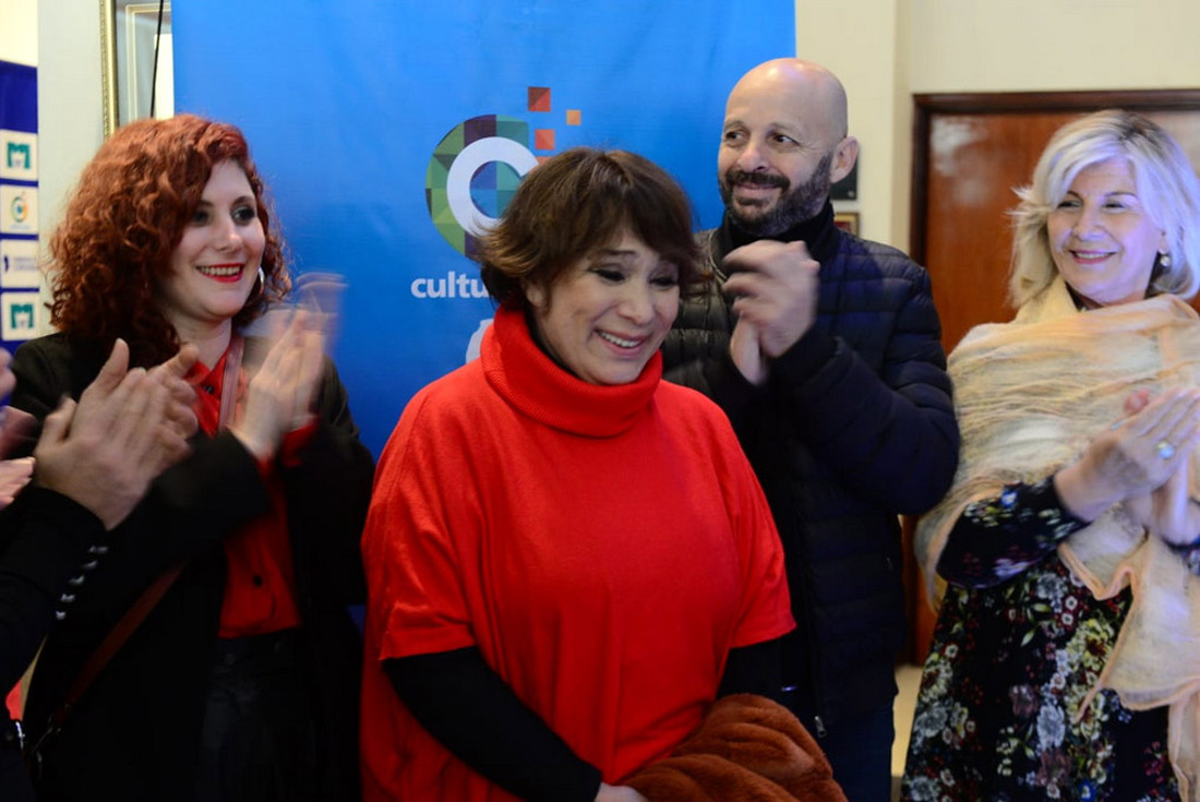 Lanzamiento del Festival Pensar con Humor en el Teatro Real.
(José Gabriel Hernández / La Voz)