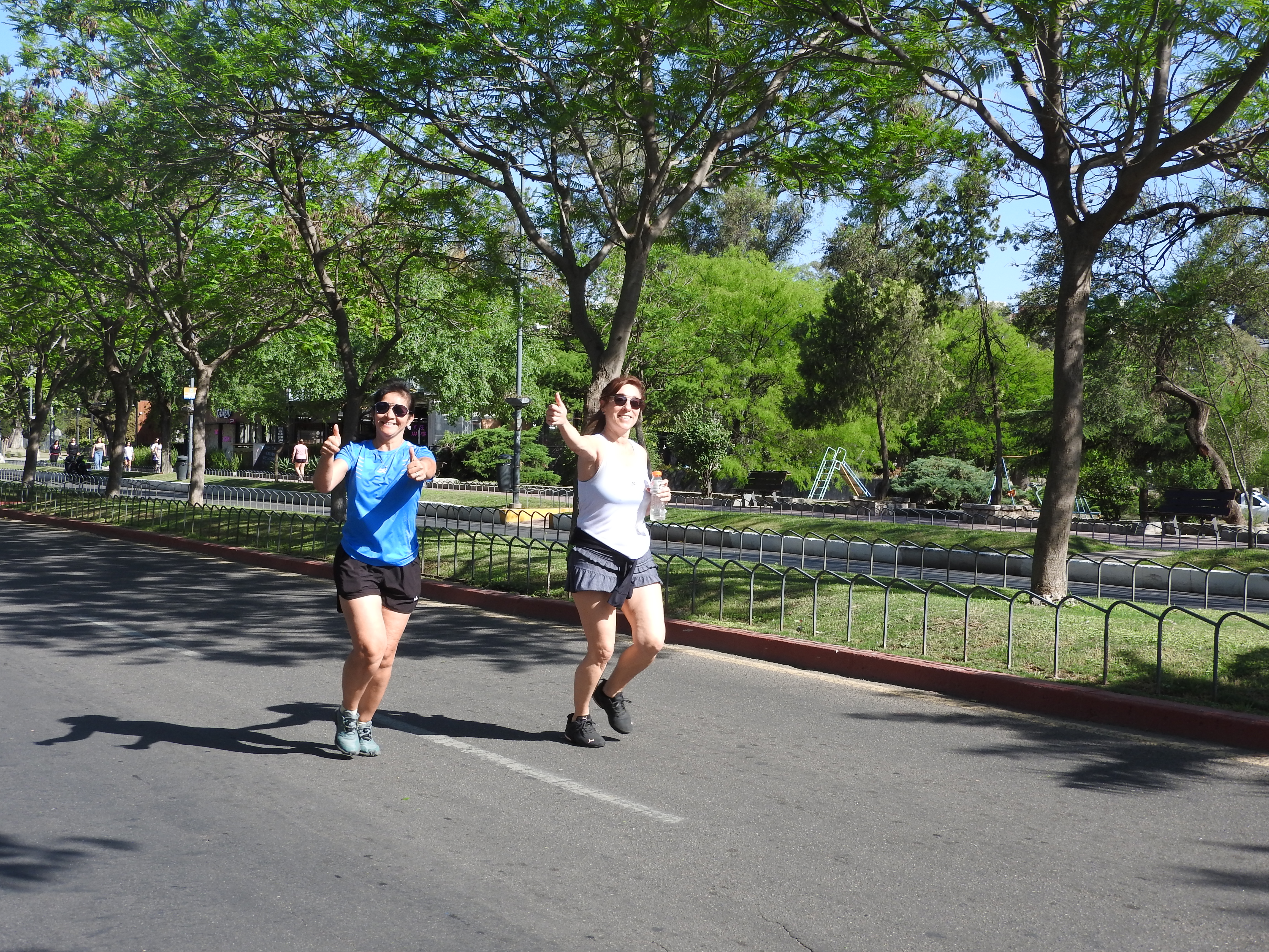 Amigas que corren juntas