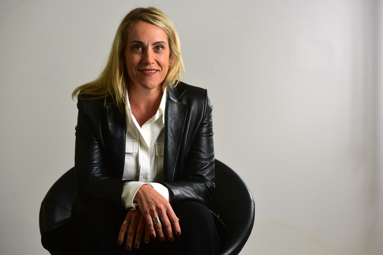 MÁS ALLÁ DEL CEMENTO. María Belén Daghero es gerenta de Comunicaciones Corporativas, Asuntos Públicos y Responsabilidad Social de Holcim. (Nicolás Bravo / La Voz)