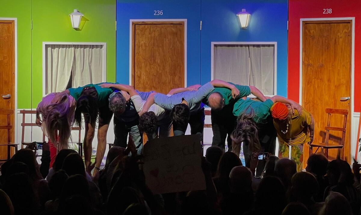 El estreno de “La Cuadra” fue un éxito en el teatro independiente cordobés. (La Voz)