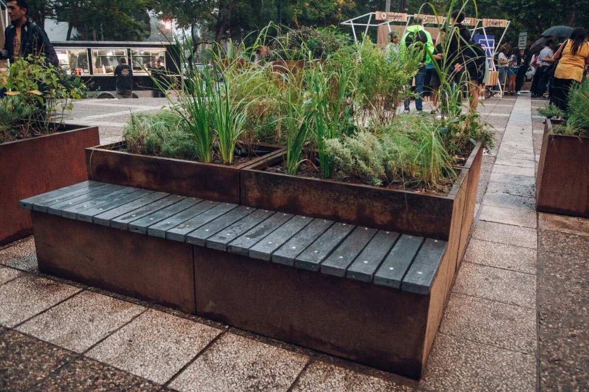 Los nuevos bancos de madera plástica reciclada.