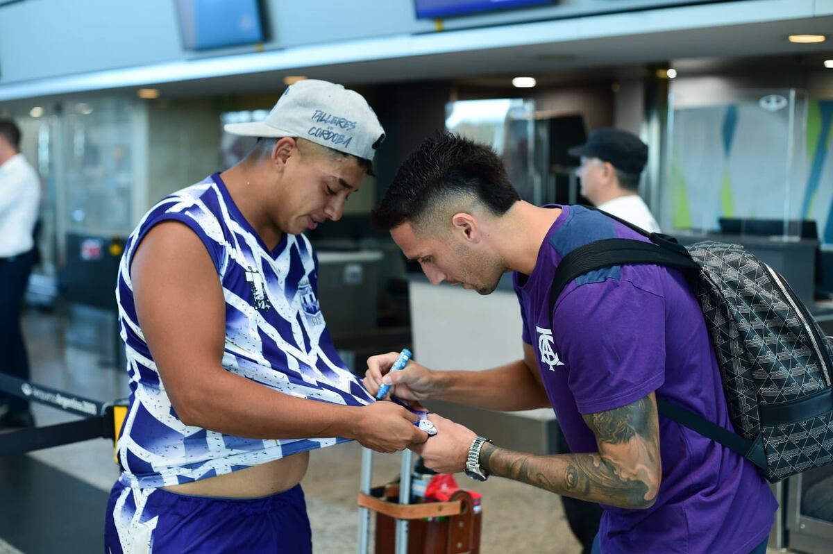 El plantel de Talleres viajó hacia Paraguay para afrontar la Supercopa Internacional ante River. (La Voz)