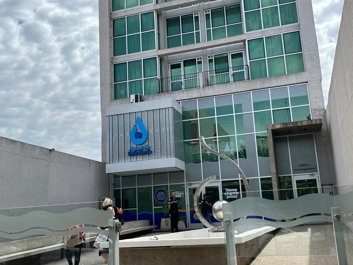 La Cooperativa de Aguas con presencia de la Policía Federal, este jueves