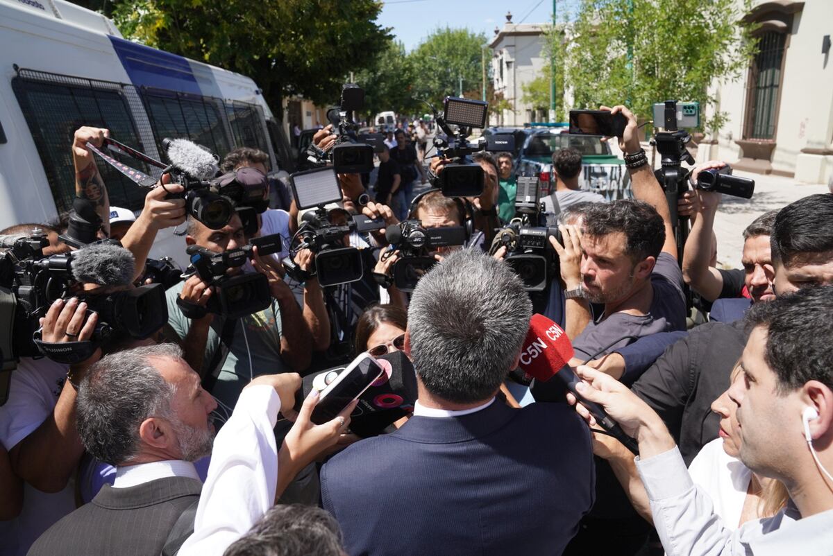 Juicio Fernando Baez Sosa
FISCAL
Ingreso de los fiscales.
dolores
Foto clarín