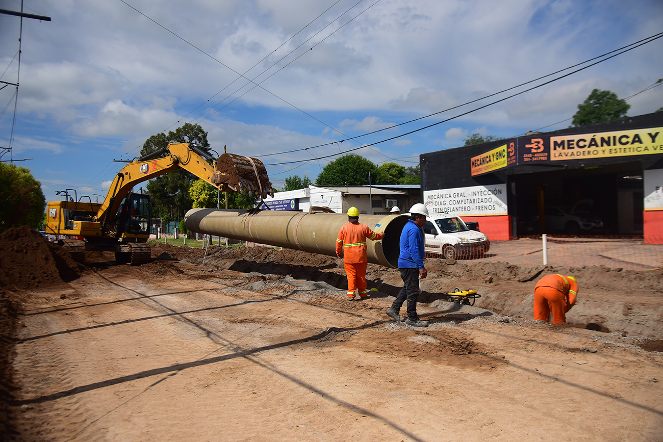 Los caños de la obra de cloacas como parte del proyecto. (Foto: Pedro Castillo / La Voz)
