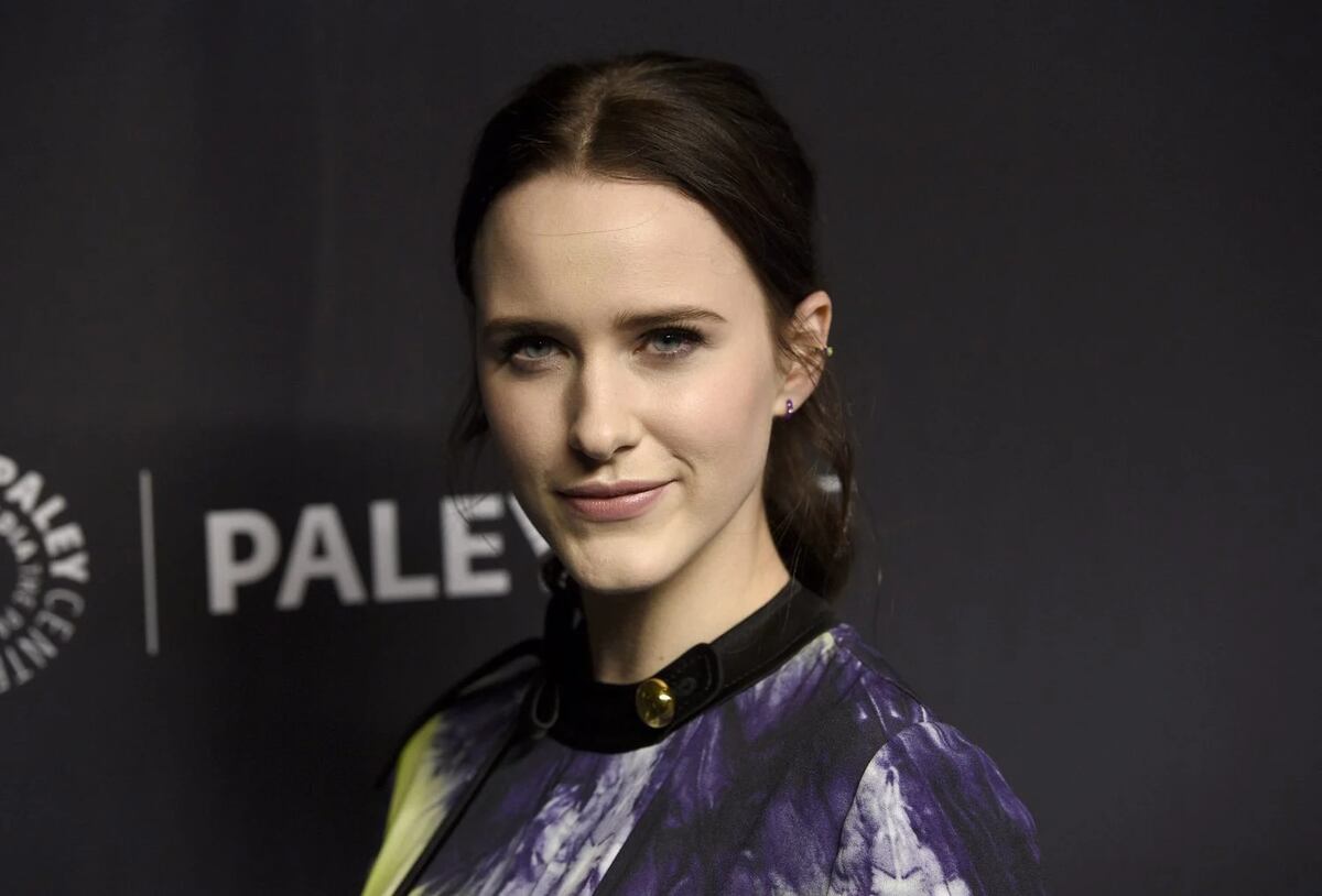 Rachel Brosnahan intepreta a Loise Lane.