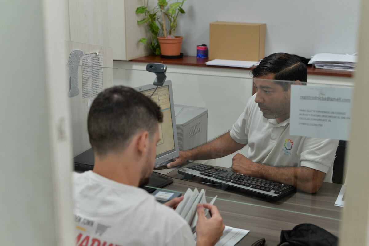 El vecino solicita el trámite y recibe vía web, como si hubiera realizado el trámite de manera presencial.(Municipalidad)