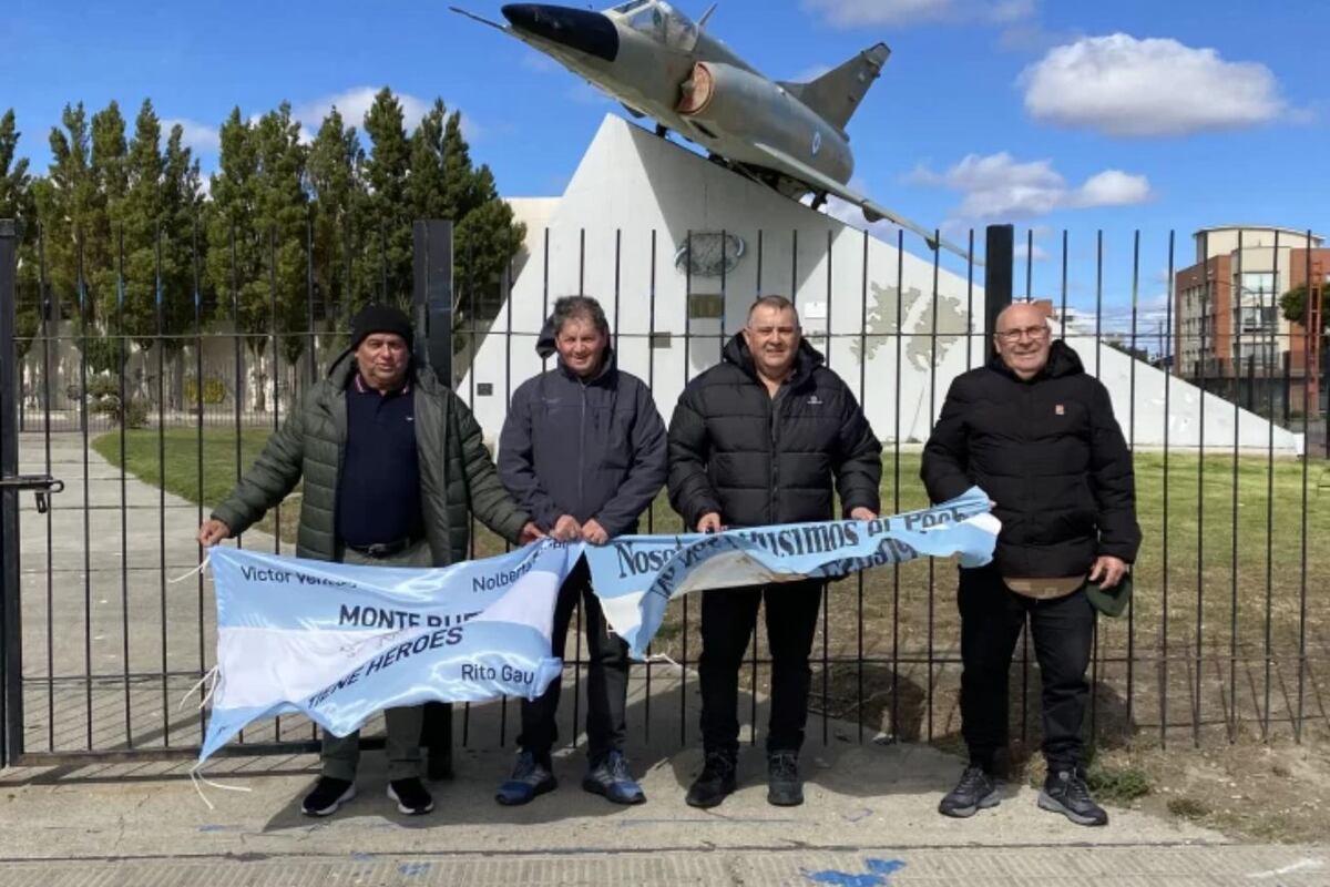Cuatro veteranos cordobeses regresan a Malvinas 44 años después de la guerra