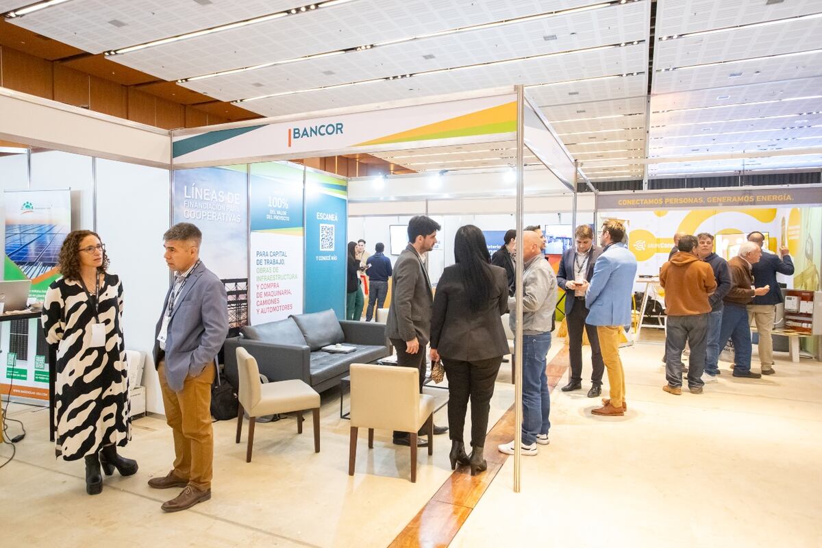 Bancor acerca asesoramiento a las localidades y en las ferias que congregan a las entidades cooperativas. (Foto: gentileza Bancor )