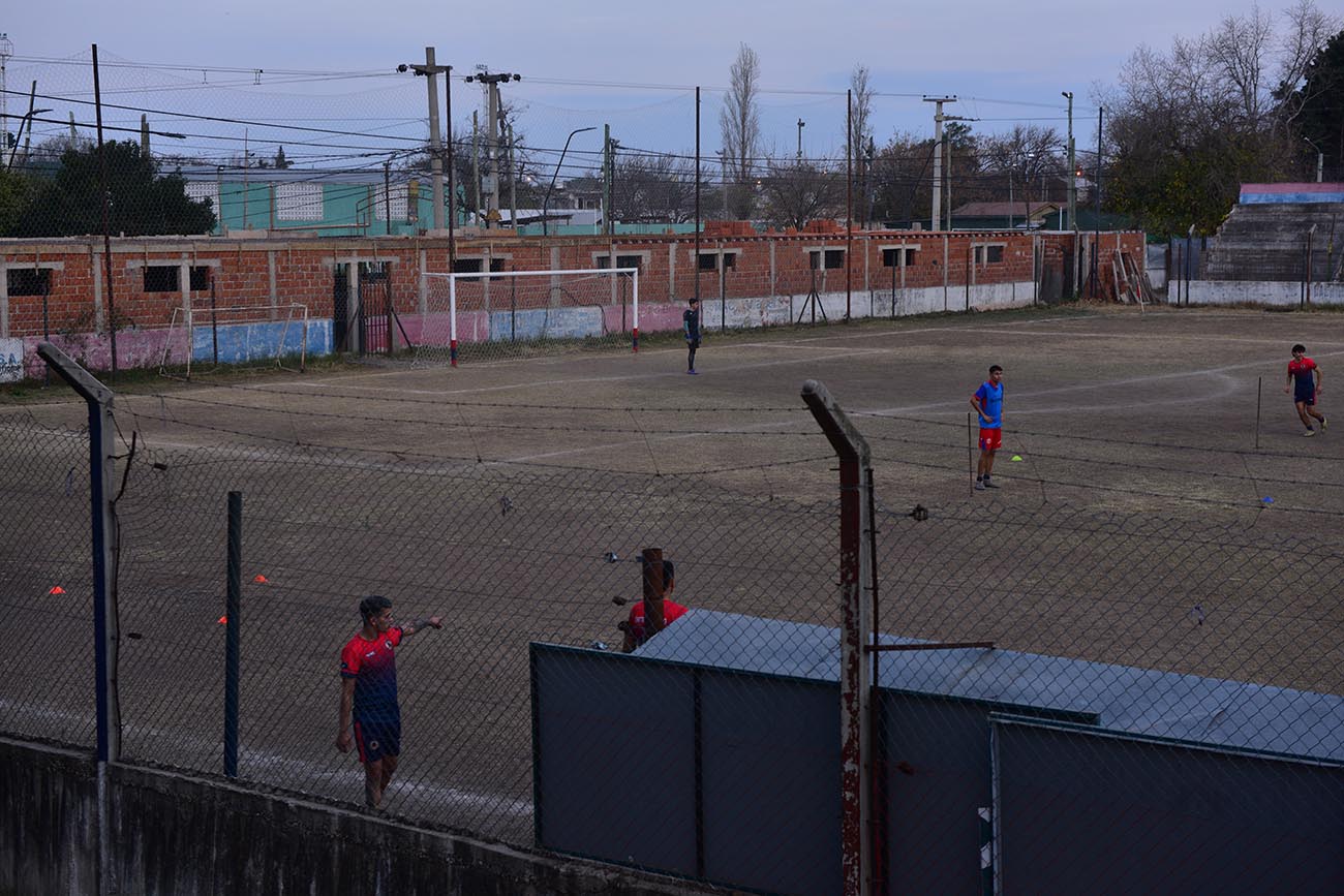 Las obras que lleva adelante San Lorenzo de barrio Las Flores: un mini centro comercial pegado a su cancha. (José Gabriel Hernández / La Voz)