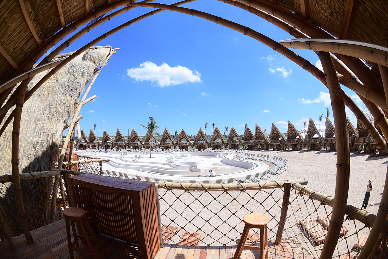 Infinito Water Park. Vista de la zona vip Lounge. (José Gabriel Hernández / la Voz)