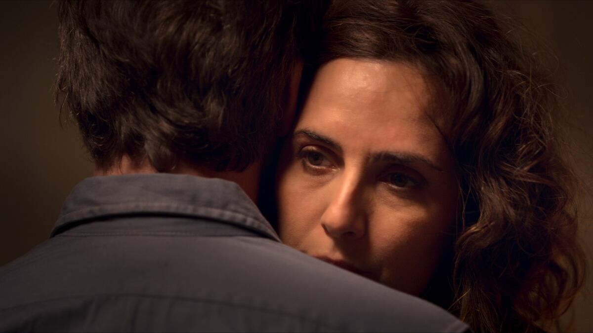 Corazón delator, de Marcos Carnevale, con Benjamín Vicuña y Julieta Díaz (Netflix).