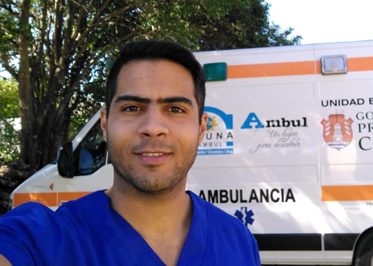 César Vásquez, el médico que cada 15 dóas atiende en la pequeña de Los Talares, en el departamento Pocho.